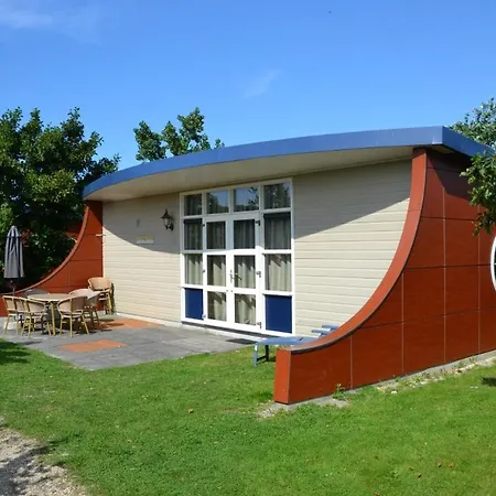 Bungalow 10 Personen Resort