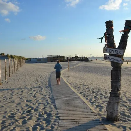 Bungalow 10 Personen Resort