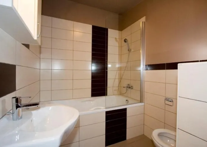 Bungalow 10 Personen Resort *