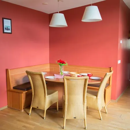 Bungalow 10 Personen Resort *