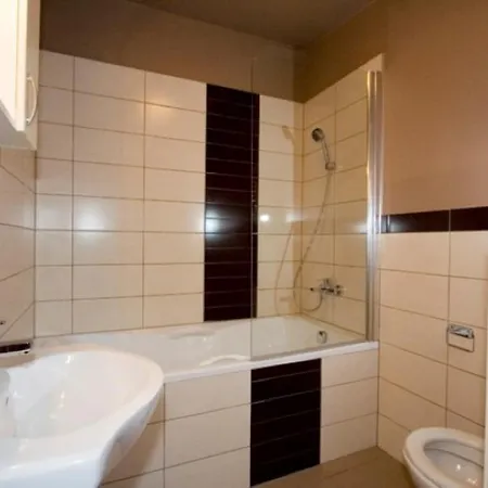 Bungalow 10 Personen Resort *