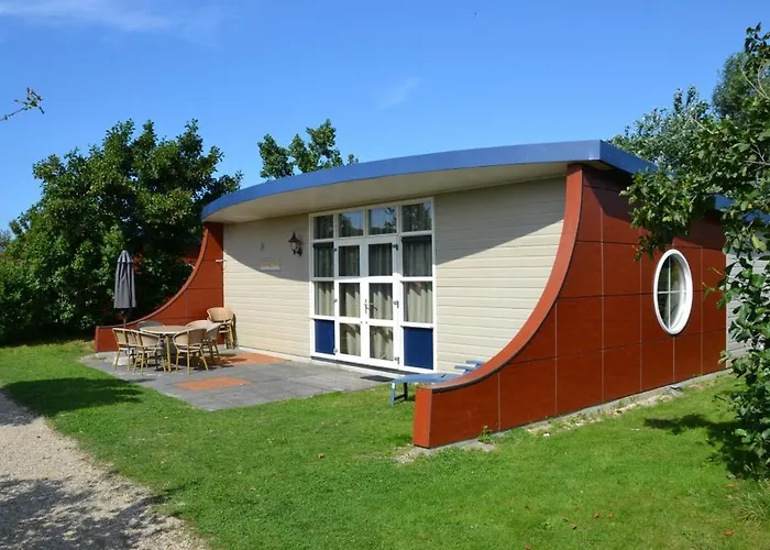 Bungalow 10 Personen Resort